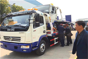 广陵区汽车道路救援拖车价格